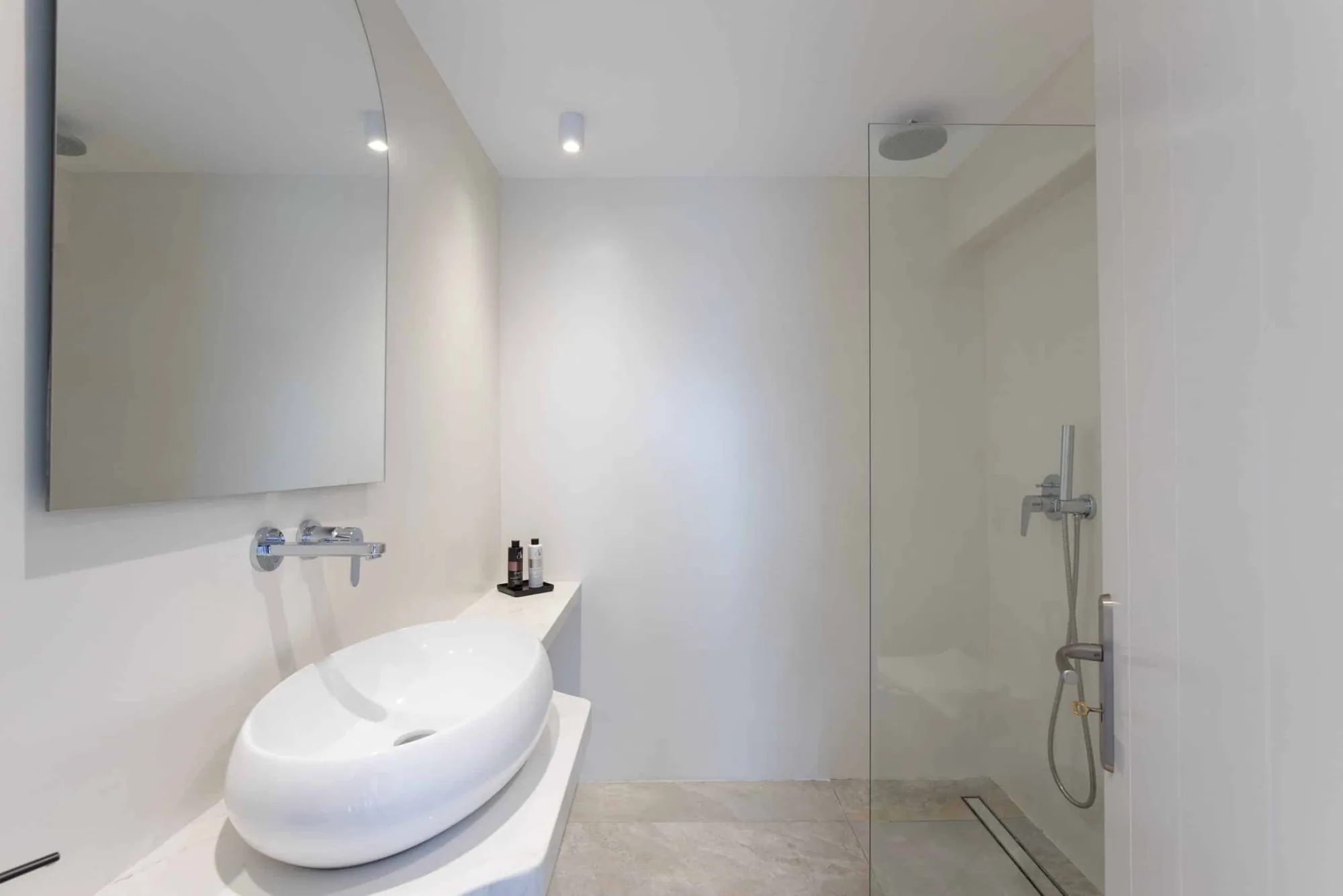 Bathroom with basin and walk-in shower